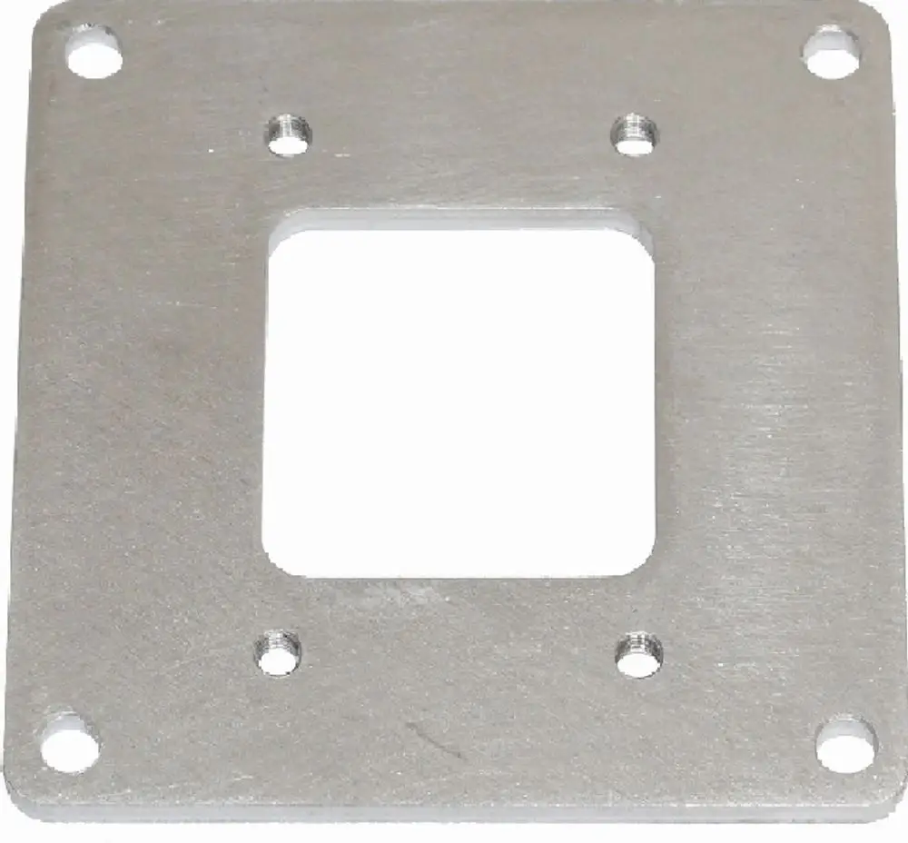 Aluminiumplatte mit quadratischem Ausschnitt und mehreren Befestigungslöchern, geeignet als Adapter für Gebläse, Markenlogo von Wolf auf der Oberfläche sichtbar.